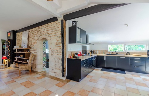 Saint-Nazaire House | Characterful House with Garden, Stunning View of the Dordogne