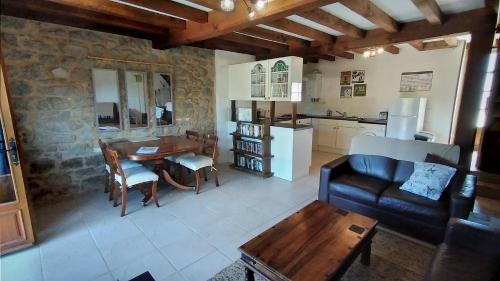 Piegut-Pluviers House | Character 2 bed cottage within walking distance of bar/restaurants