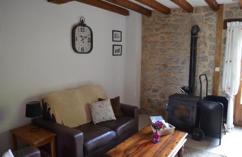 Piegut-Pluviers House | Character 2 bed cottage within walking distance of bar/restaurants
