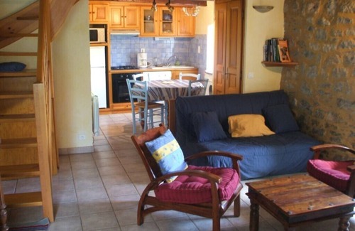 Saint-Andre-de-Vezines Cottage | Characterful Cottage, exceptional view on Dourbie Valley, near Millau Viaduct