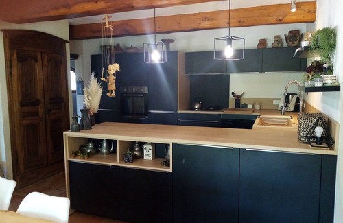 Mondragon House | Character house, pool, sauna, quiet