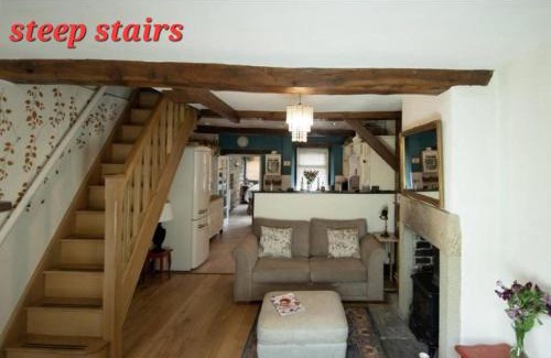 Baslow House | Characterful 2 bed cottage in excellent location