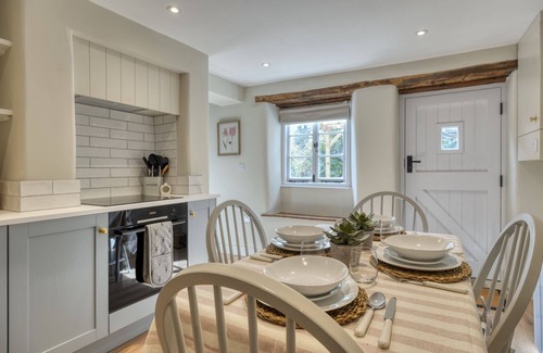 Nether Westcote Cottage | Characterful and stylish dog friendly holiday cottage - Old Post Office Cottage