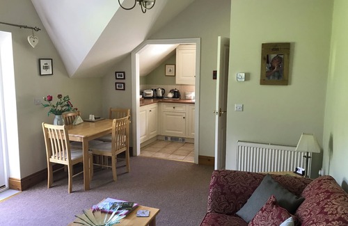 Hay on Wye Apartment | Characterful Apartment With Stunning Countryside Views