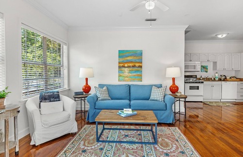 Fairhope Apartment | Charlotte at Jubilee Suites Bed & Breakfast. 1K/1B