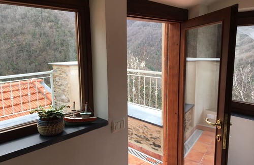 Ubaghetta Costa House | Charm, amazing view, comfortfor holidays and also smart working for long stays