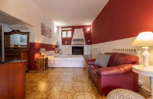 Ramponio Verna Apartment | Charm amidst Lakes & Mountains - renovated in 2023