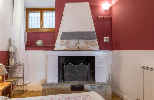 Ramponio Verna Apartment | Charm amidst Lakes & Mountains - renovated in 2023