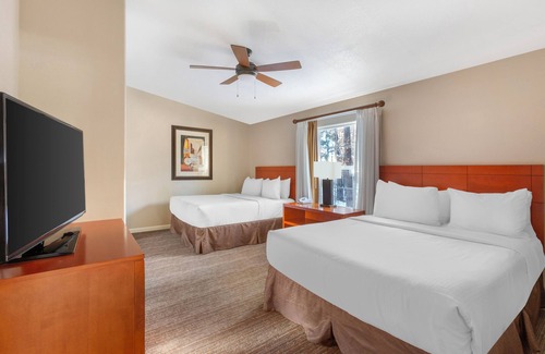 Pinetop Resort | Charm & Relaxation in the Mountains! 3 Serene Units, Indoor Pool, BBQ Facilities, Sports Courts