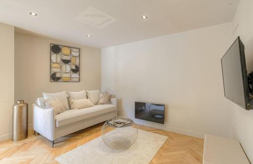 Saint-Didier-au-Mont-d'Or Apartment | Charmant appartement en duplex pour 4, St-Didier