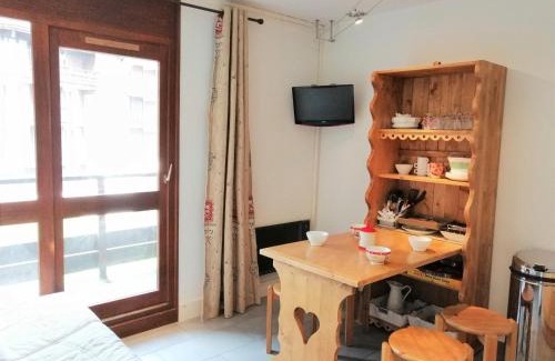 Les Esserts Apartment | Charmant 2 pièces rénové près des pistes à Morillon, 4 pers, parking, animaux acceptés - FR-1-412-49