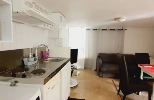 La Ferte-Gaucher Apartment | Charmant Appartement Avec Piscine