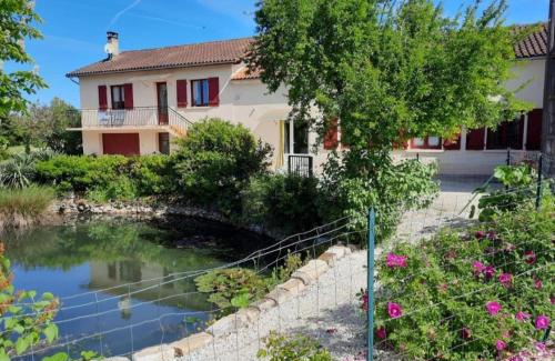 Sencenac-Puy-de-Fourches House | CHARMANT LOGEMENT ENTIER A LA CAMPAGNE