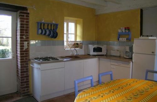 Le Veurdre House | Charmant gîte au château rénové, parc privé, 2 chambres, proche Nevers et circuit Magny Court - FR-1-489-163