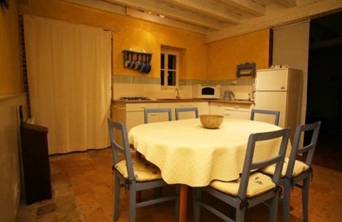 Le Veurdre House | Charmant gîte au château rénové, parc privé, 2 chambres, proche Nevers et circuit Magny Court - FR-1-489-163