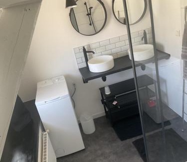 Mespaul House | Charmant gîte avec extérieur et piscine partagée