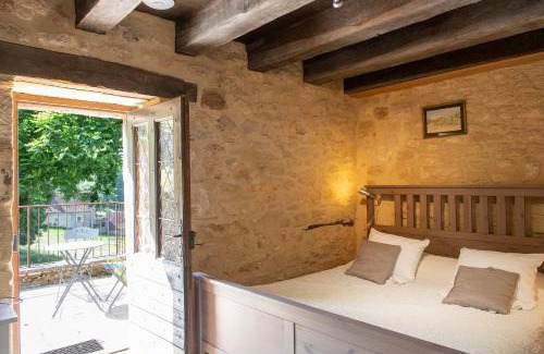 Beynac-et-Cazenac House | Charmant gîte Linol avec piscine
