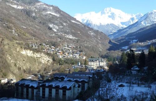 Brides-les-Bains Apartment | Charmant studio avec balcon, WiFi et parking - 4 couchages - Brides-les-Bains - FR-1-512-59