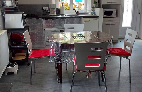 Paroisse Notre-Dame-de-l'Ermitage Apartment | Charmant Studio au Bord D'un Petit Ruisseau