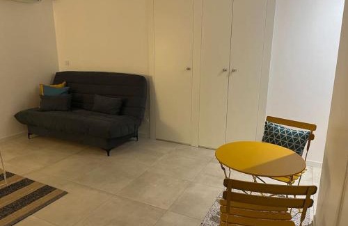 Goise-Champommier-Champclairot Apartment | Charmant Studio/Centre ville