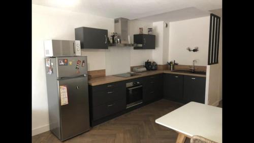 Saint-Ave Apartment | Charmant T2 de 45m2 - parking privé - terrasse- linge inclu- Proche Vannes