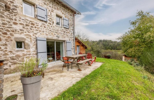 Saint-Dier-dʼAuvergne House | Charmante Maison Cocooning en Pleine Nature