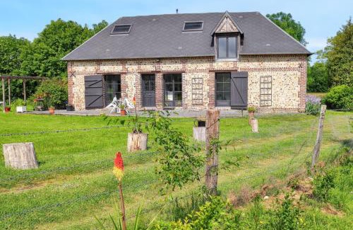 Fort-Moville House | Charmante Maison à Fort-Moville avec Terrasse Privée