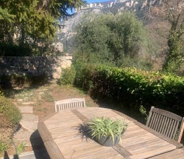 Pont du Loup Apartment | Charmante maison avec piscine
