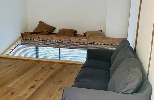 Engen Apartment | Charmante Wohnung Elvis in der Ferienscheune "alte Ölmühle"