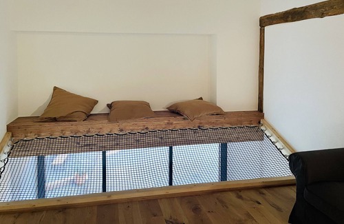 Engen Apartment | Charmante Wohnung Elvis in der Ferienscheune "alte Ölmühle"