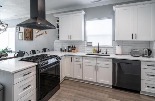 West Eugene House | Charmer Downtown 3BR Home w Free Parking near UofO
