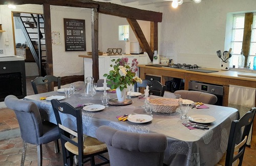 Nouvelle d'Arrou Cottage | Charming Family-Friendly Getaway with Garden, Mezzanine & Games Room in Arrou