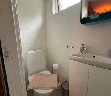 Sankt Olof Apartment | Charmig liten lägenhet på Österlen