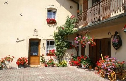 Mailleroncourt-Charette Cottage | Charming restored cottage in a forested village