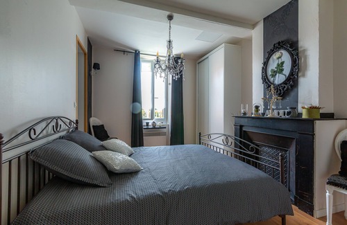 Villeneuve-les-Montreal Other | Charming gite for 06 to 15 people with private pool