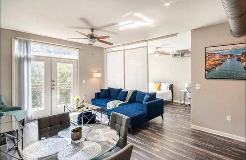 Legacy Park Apartment | Charming 1,100 sq ft apartment near to The Shops at Legacy