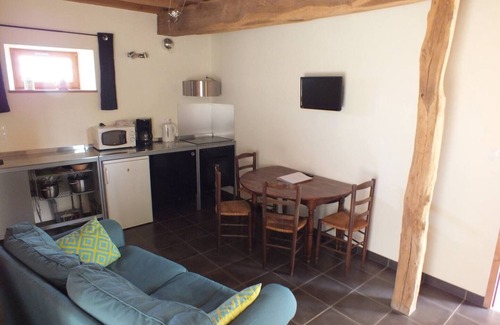Etivey Bed & Breakfast | Charming 1 BDR Apt w/Garden in Quiet Village