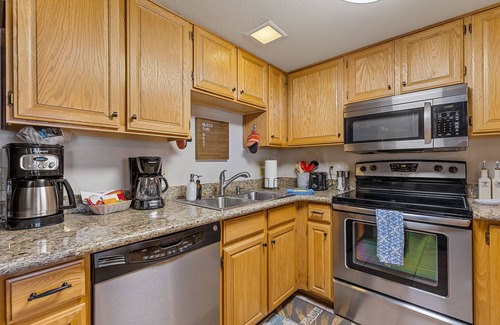 Flagstaff Condo | Charming 1 BDR with Loft Country Club Condo!