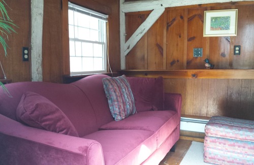 Monroe Cottage | Charming 1 BDRM 18th Century post & beam cottage for monthly/extended stay