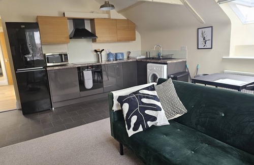 Newport Apartment | Charming 1-Bed loft in Caerleon