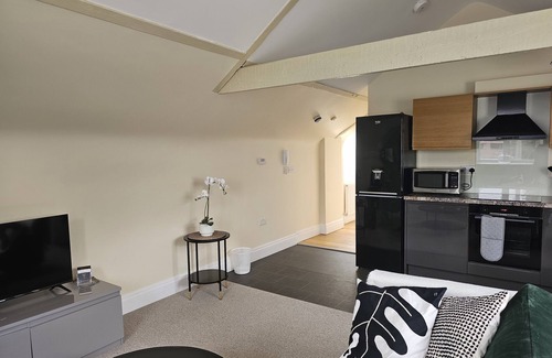 Newport Apartment | Charming 1-Bed loft in Caerleon