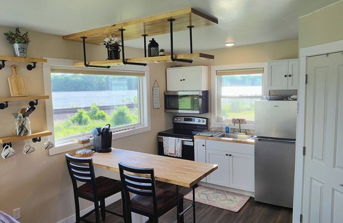 Fountain City Apartment | Charming 1-bedroom condo with Mississippi River views in wonderful Fountain City
