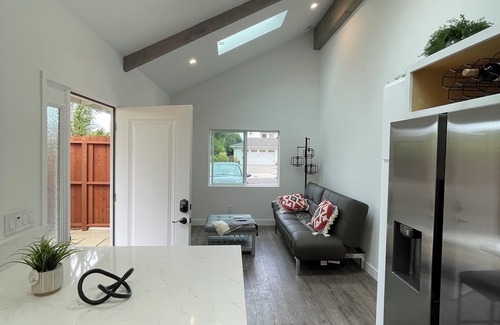 Alta Mesa Apartment | Charming 1-bedroom apartment with WiFi, AC in beautiful Santa Barbara