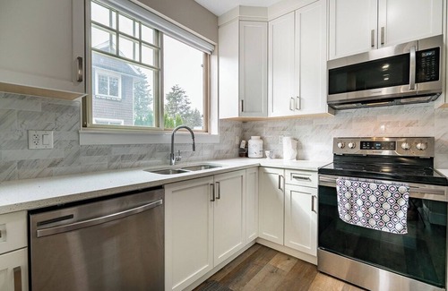 Abbotsford Apartment | Charming 1-bedroom apartment with WiFi, AC in delightful Abbotsford