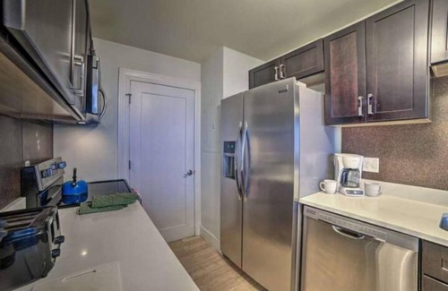 Inner Harbor Apartment | Charming 1-bedroom apartment in Baltimore Harbor with WiFi, AC and Free parking