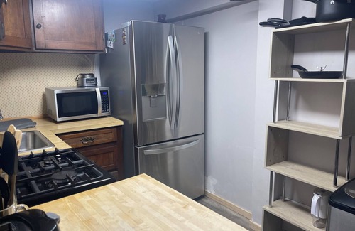High Street Hill Apartment | Charming 1-bedroom apartment in amazing Brookline with WiFi, AC