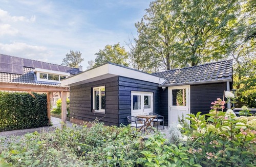 Middelbeers Apartment | Charming 1-bedroom apartment in brilliant Oost-, West- en Middelbeers with WiFi