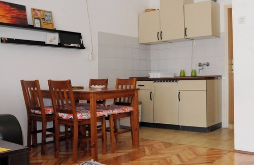 Golubovina Apartment | Charming 1-bedroom Apartment w/Balcony and Sea Vicinity in Budva