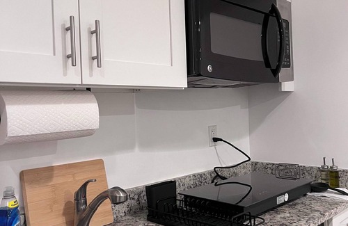 NoMa Apartment | Charming 1-bedroom basement apartment in Washington DC with AC, WiFi
