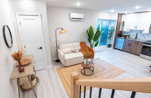 Westboro House | Charming 1 bedroom Boho retreat- Close to downtown